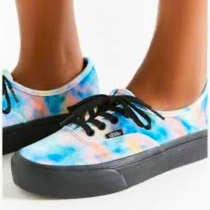 Vans Tie Dye Velvet Low Top Platform Sneaker Women's Size 6